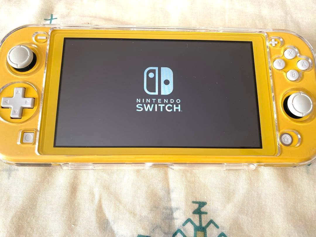 Nintendo Switch Light イエロー 美品 箱付ハードケース付