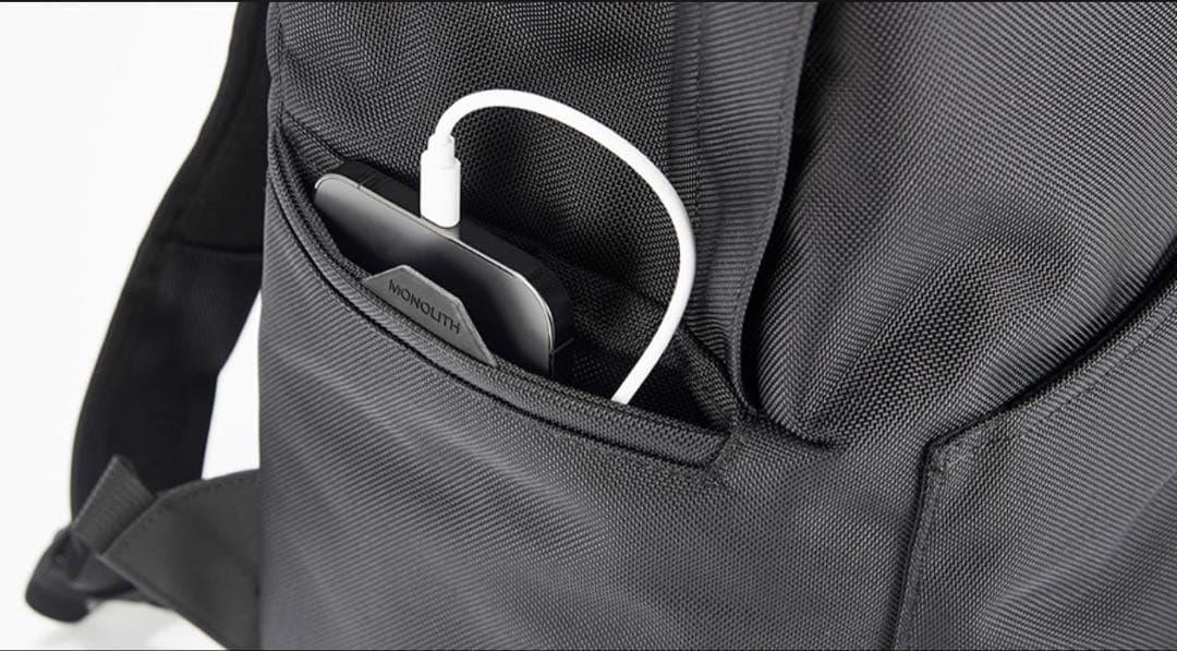 断*中様 MONOLITH BACKPACK PRO SOLID M BLACK