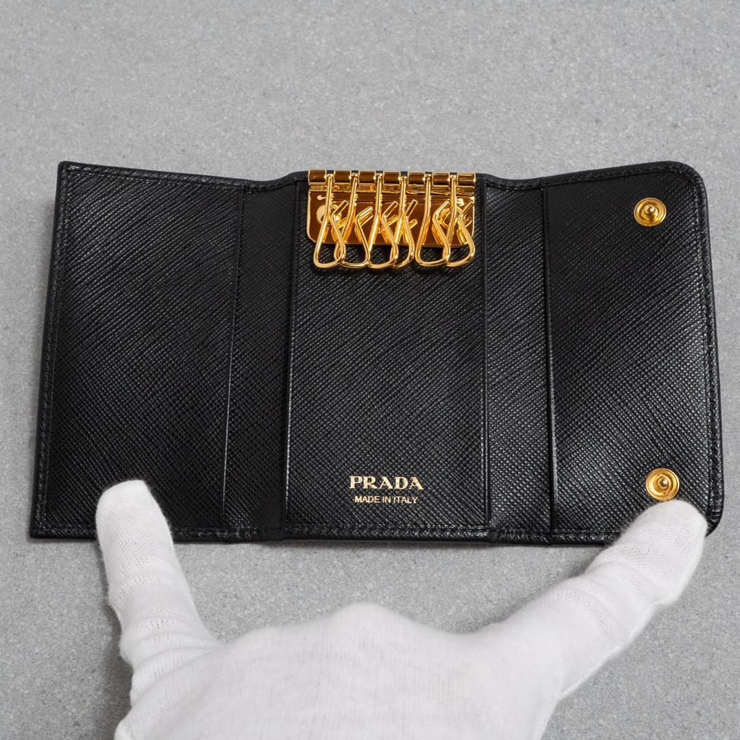 プラダ キーケース ブラック 黒 レザー ゴールド サフィアーノ 1PG222