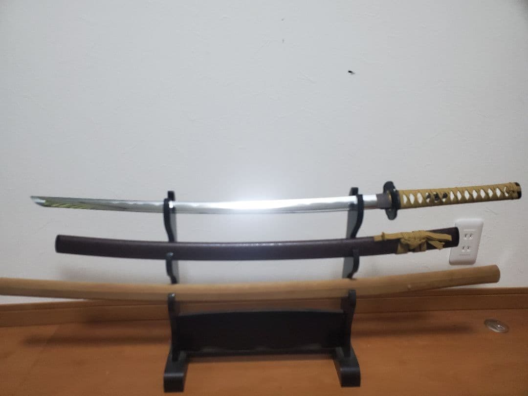 黒色と茶色のツートン刀