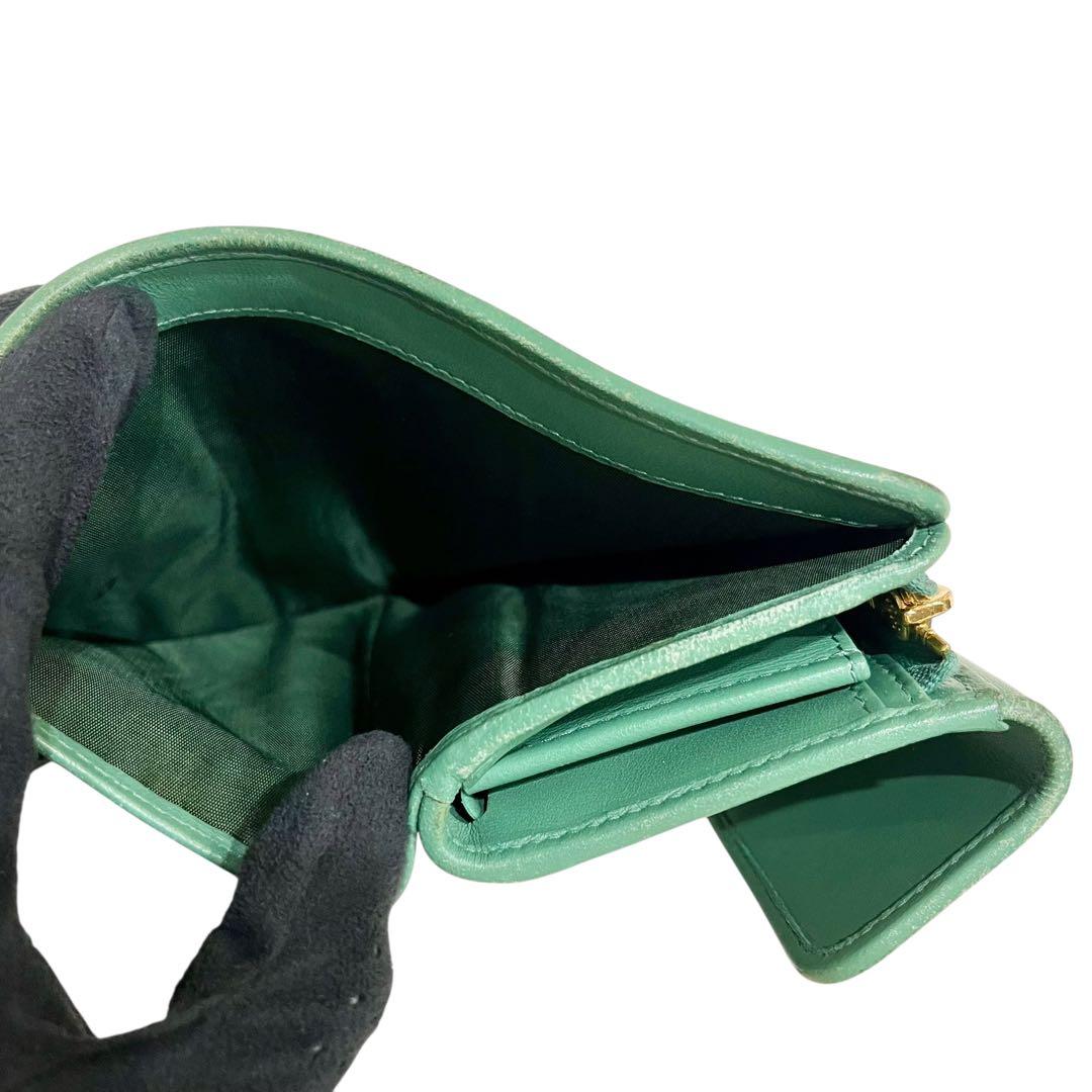 人気　ミュウミュウ 折り財布 マテラッセ レザーグリーン　ウォレット