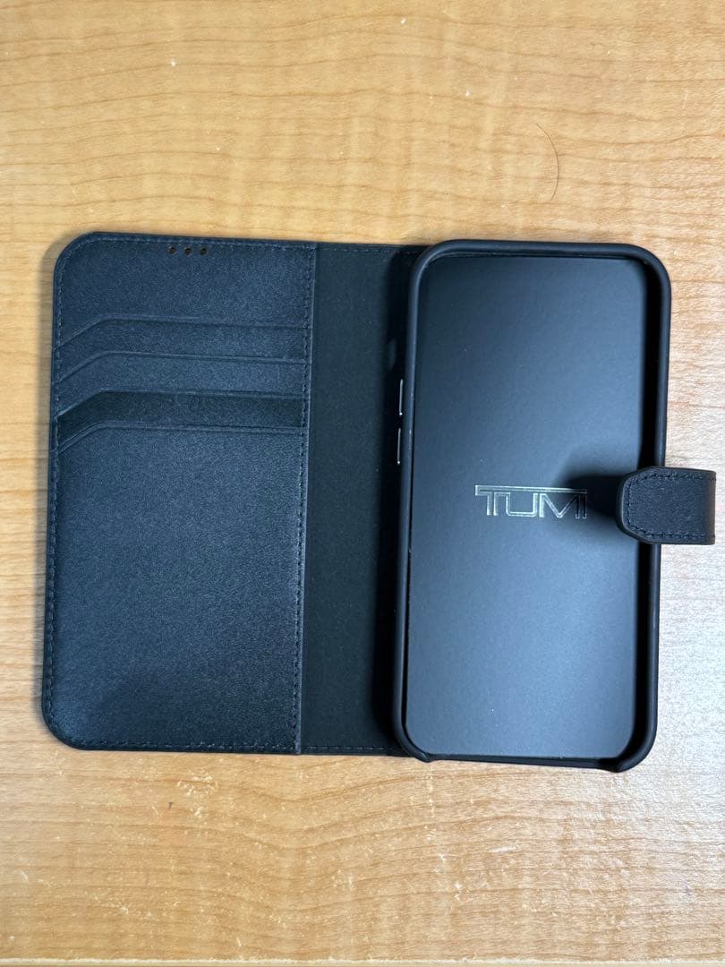 TUMI 手帳型スマホケース プレミアムレザー　iphone14pro