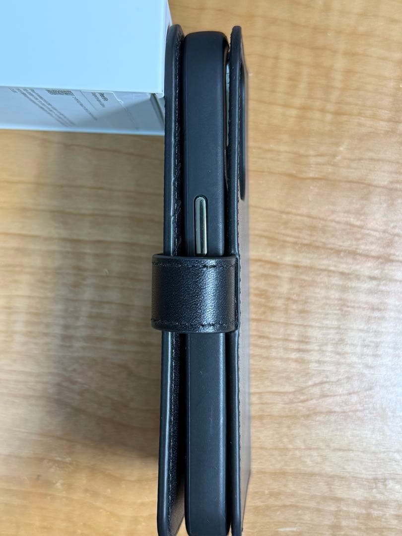 TUMI 手帳型スマホケース プレミアムレザー　iphone14pro