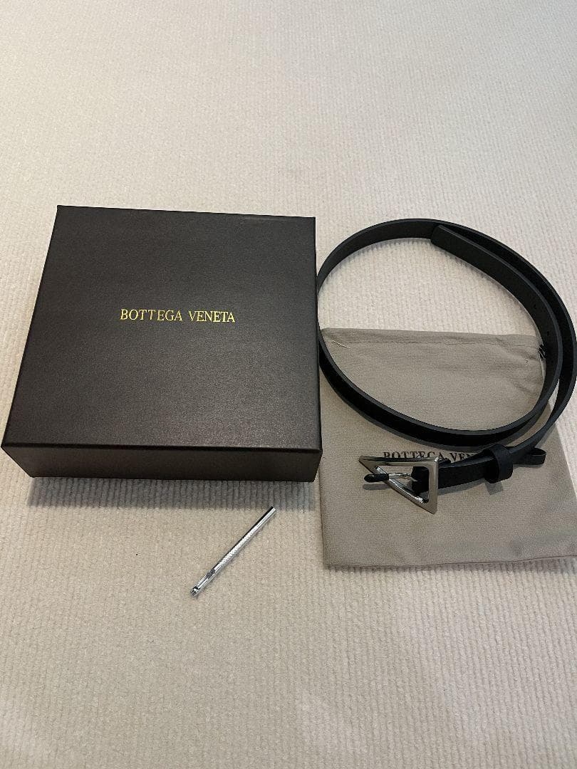 ボッテガヴェネタ ベルト 三角バックル