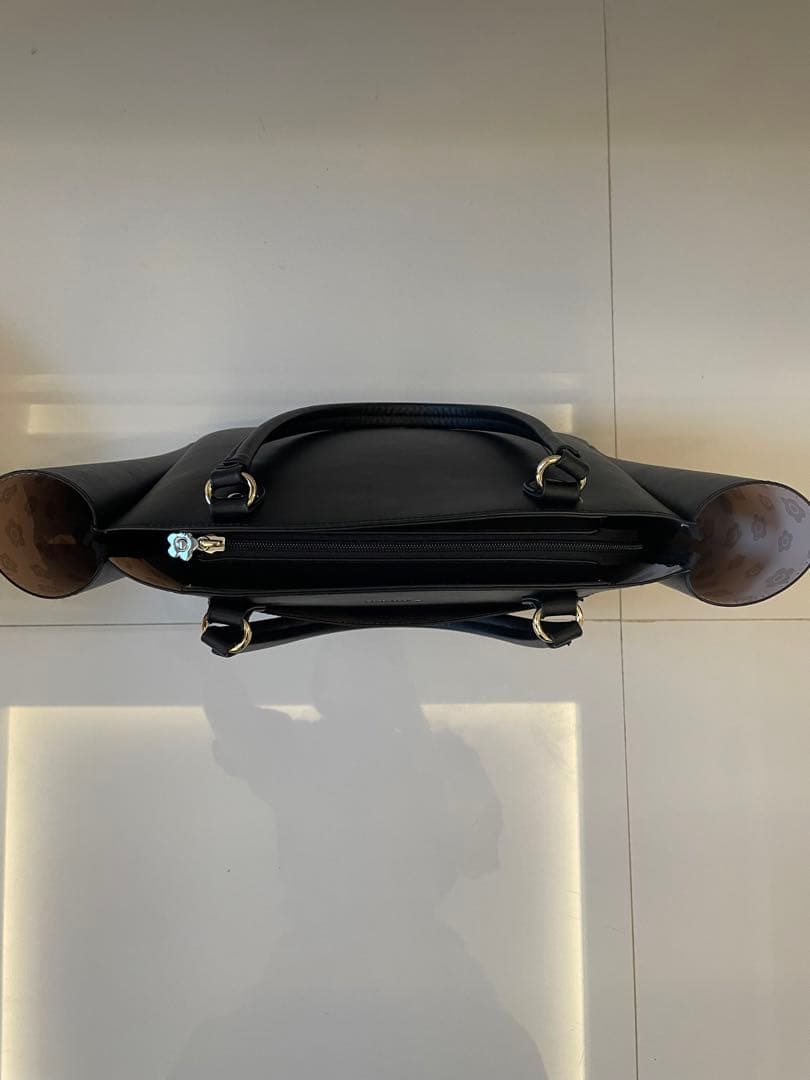 マリークワント フラップサイドデイジー トートバッグ 自立