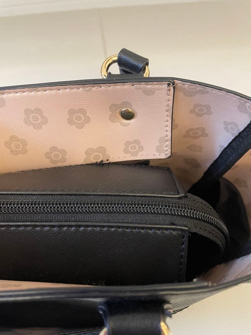 マリークワント フラップサイドデイジー トートバッグ 自立