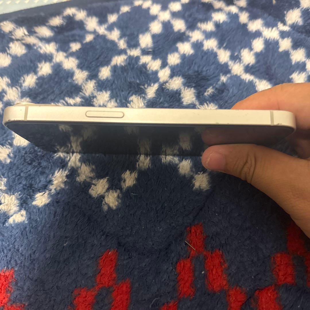 Apple iPhone 14ホワイト SIMフリー　裏面ひび割れあり