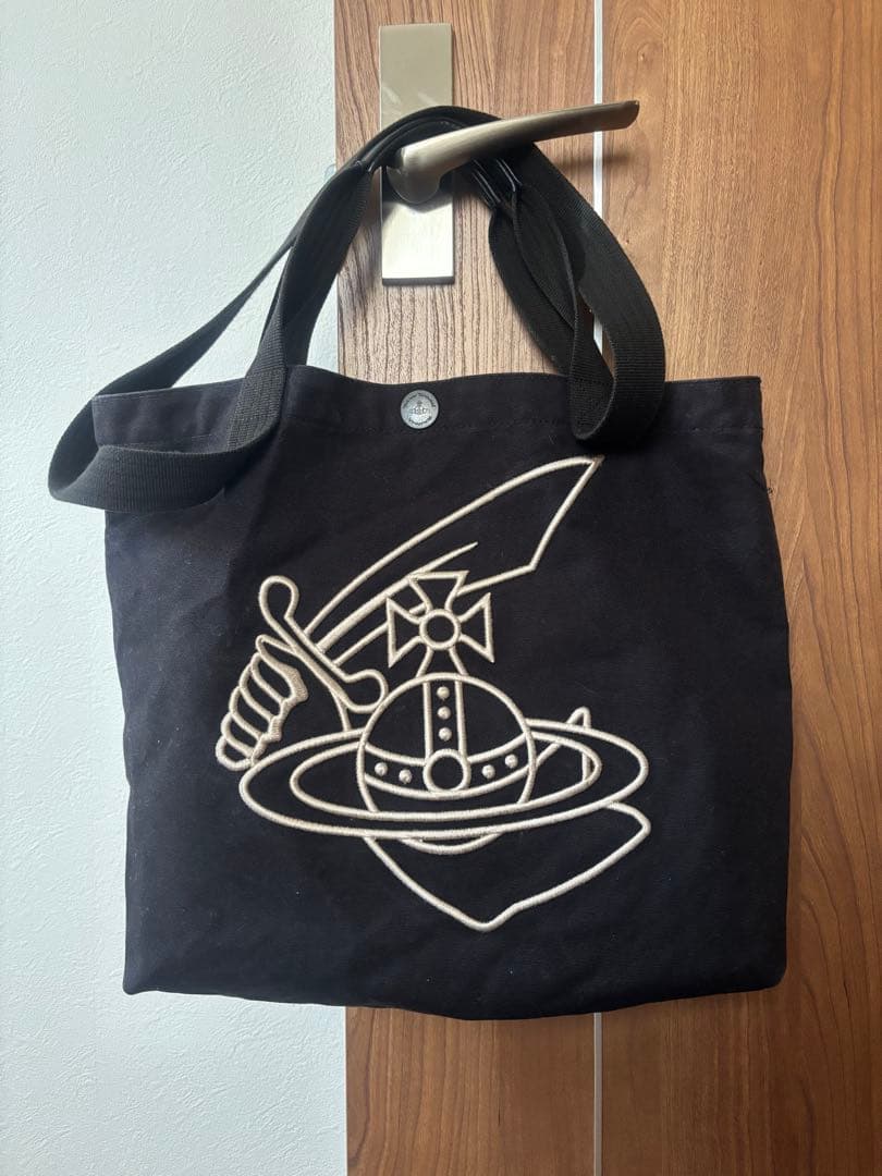 vivienne westwood 黒の刺繍トートバッグ