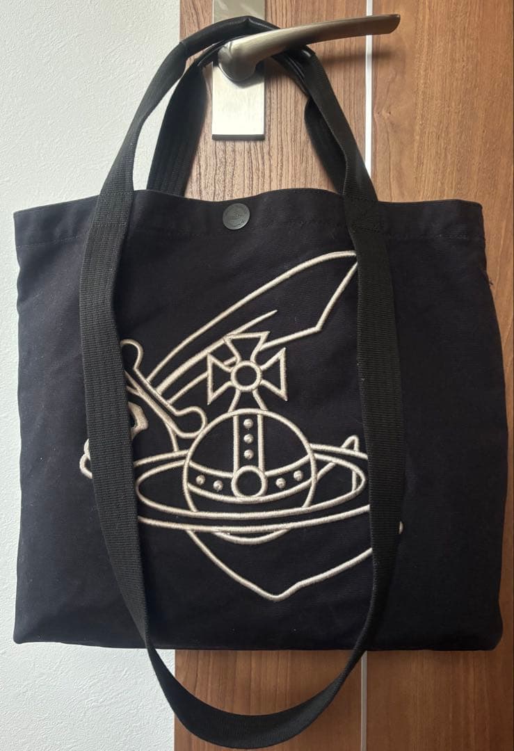 vivienne westwood 黒の刺繍トートバッグ