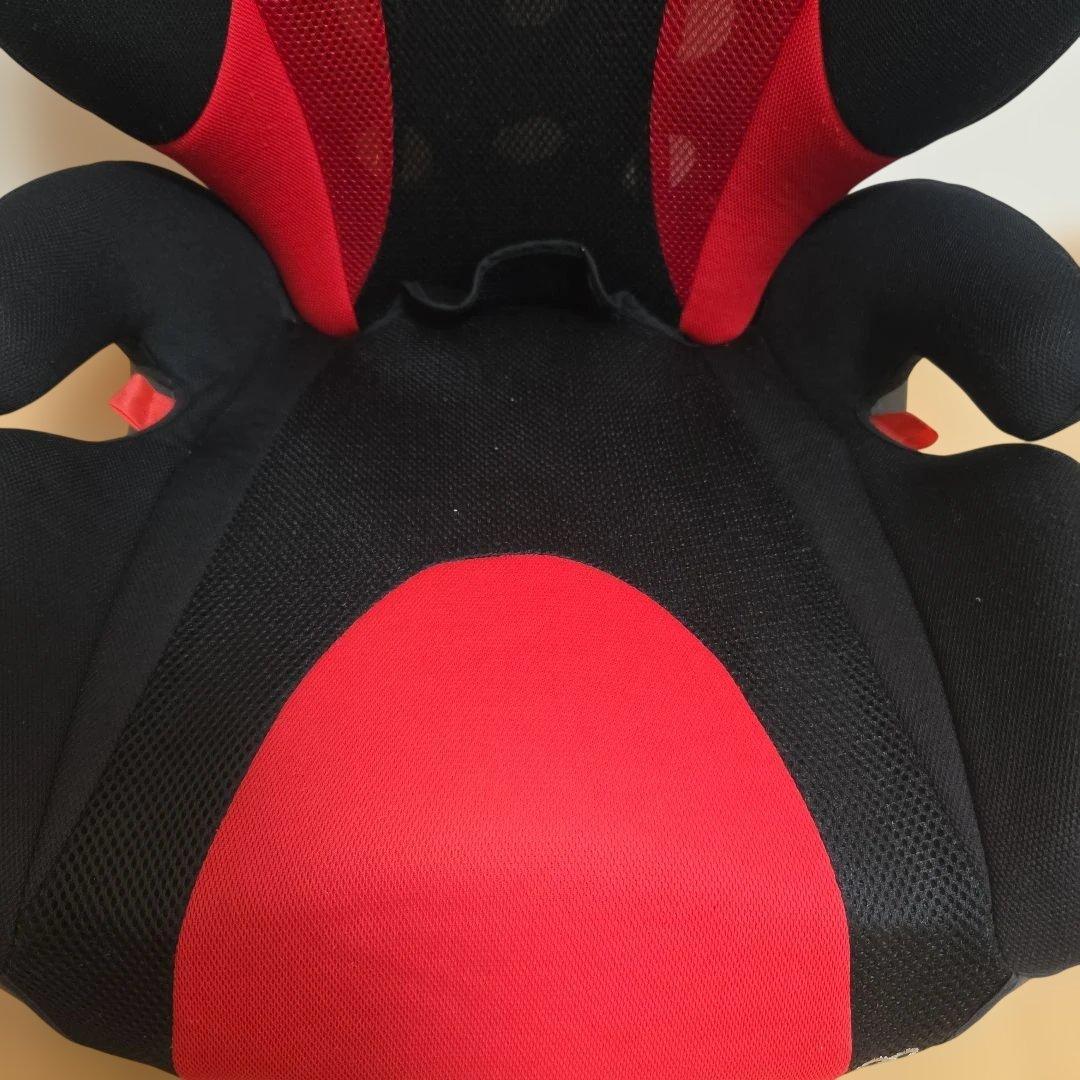 エールベベ　チャイルドシート　黒赤ブラックジュニアシート