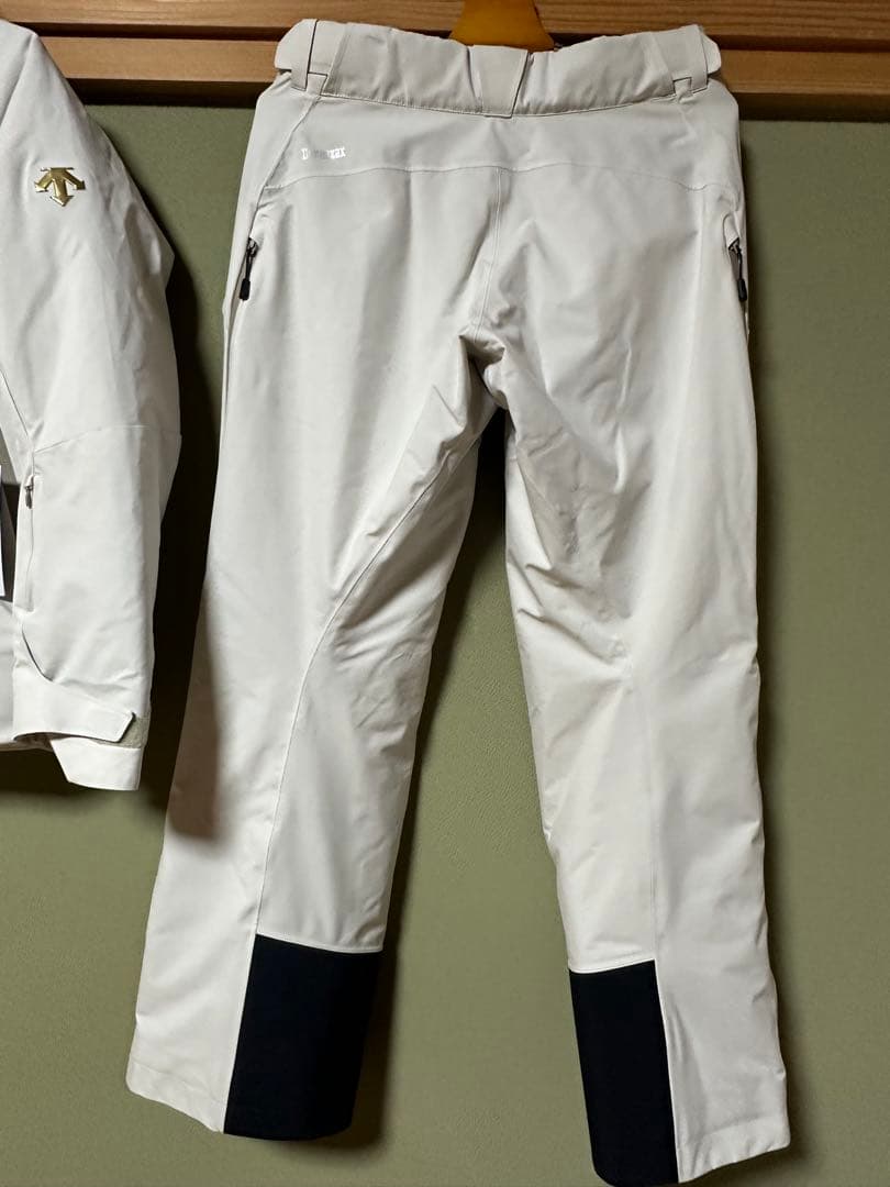 TD スキーウェア 上下セット オフホワイト　チームデサント　デサントメイト