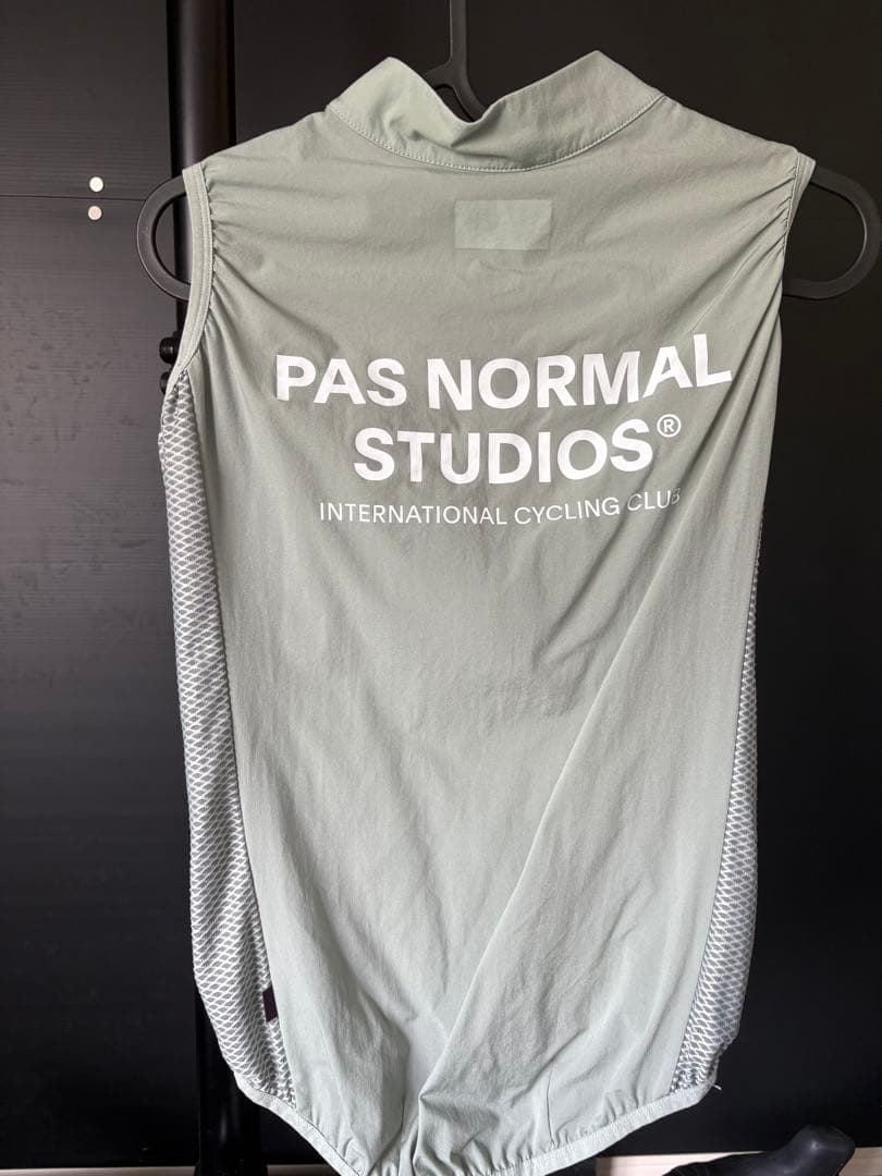 Pas Normal Studios Mechanism ジレ