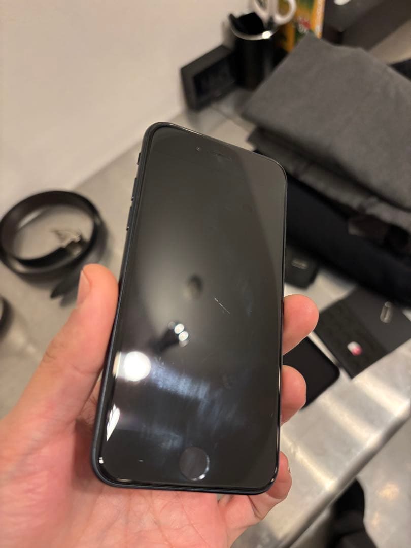 iPhone SE (第3世代) 黒128GB 本体のみ