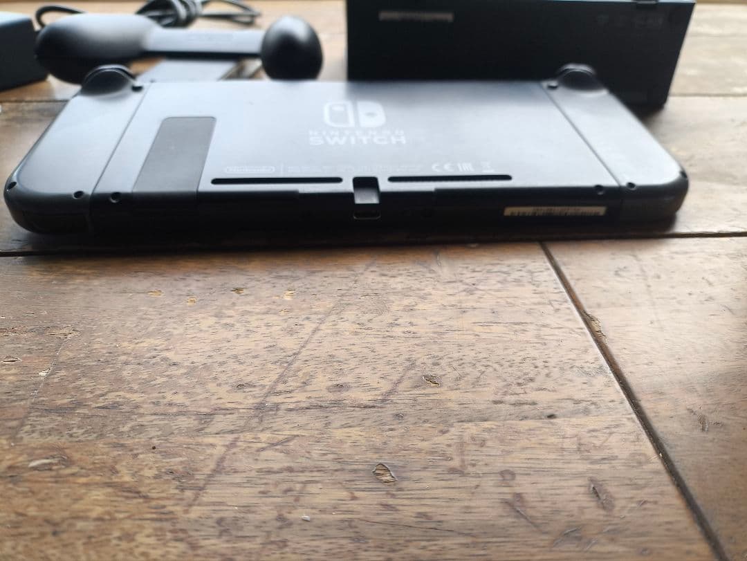 Nintendo Switch 本体 + 付属品 (注意書き必読お願いします)