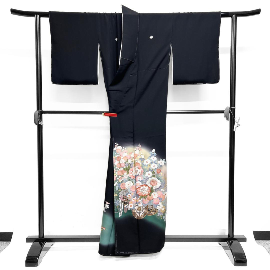 未着用　作家もの　黒留袖　金駒刺繍　花車　牡丹　椿　梅　着物　115b d ms