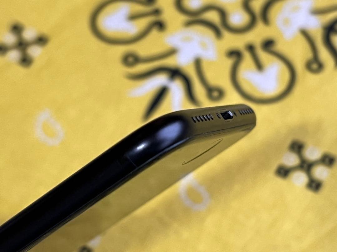 iPhone SE 第2世代 128GB ブラック SIMフリー