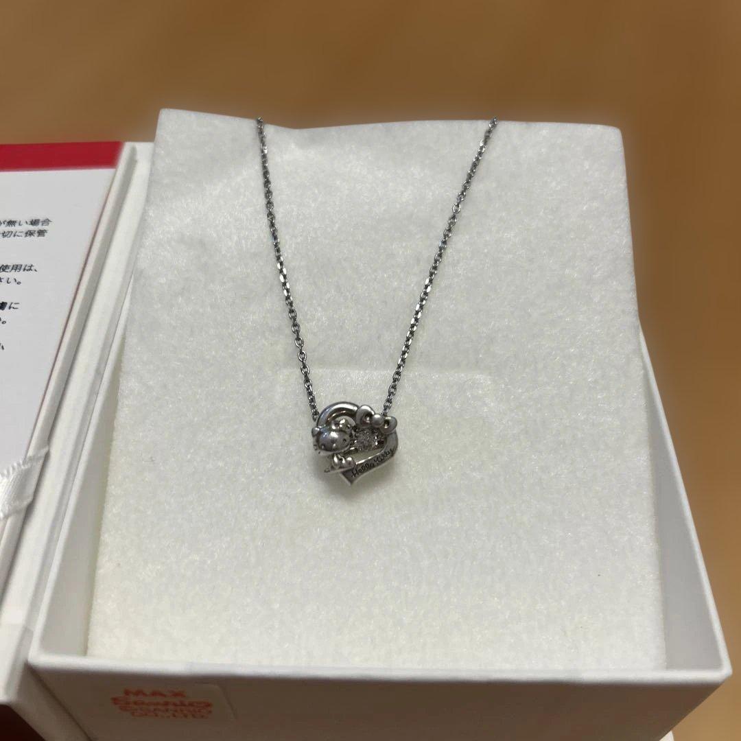 Hello Kitty ハート型クリスタルネックレス