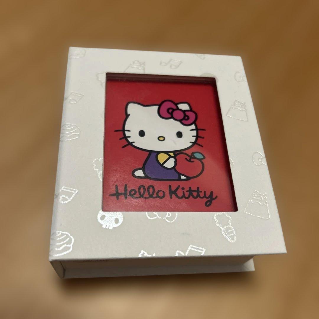 Hello Kitty ハート型クリスタルネックレス