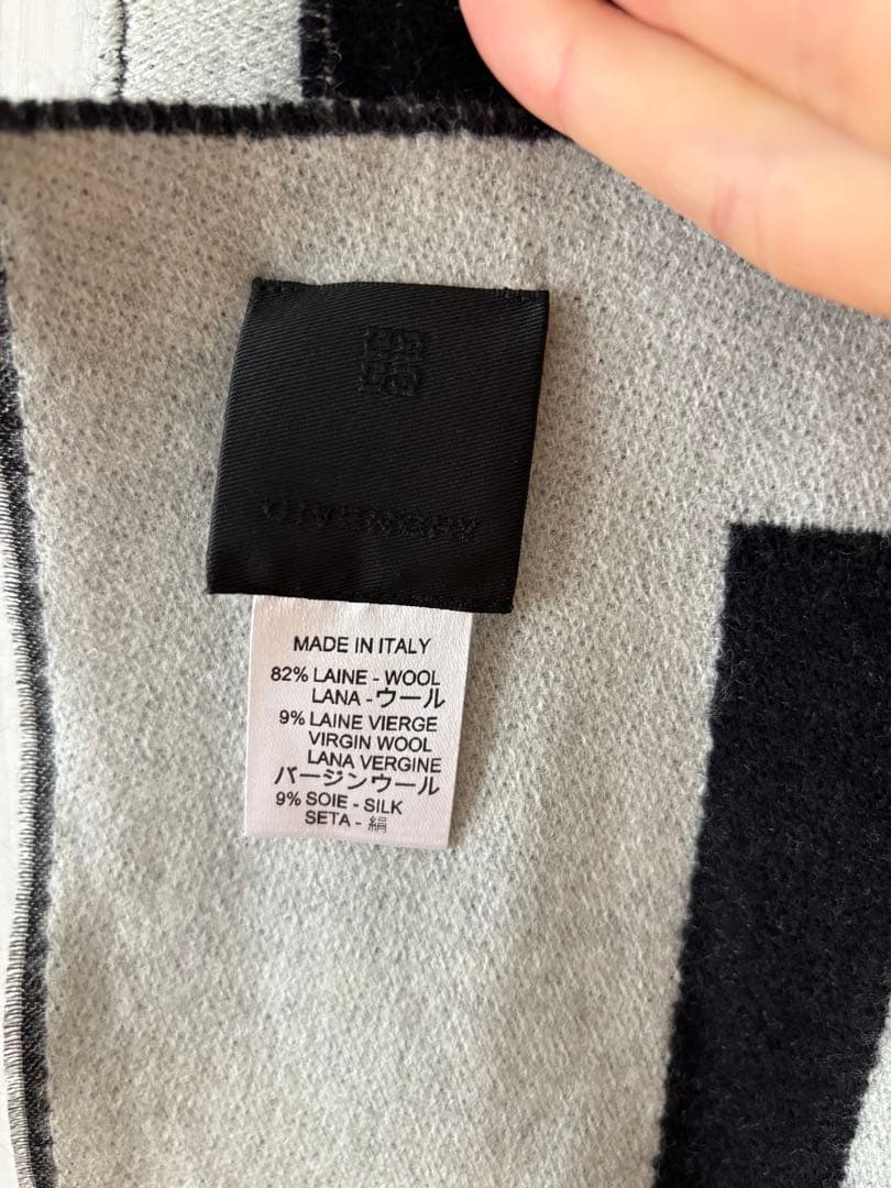 GIVENCHY ブラック マフラー