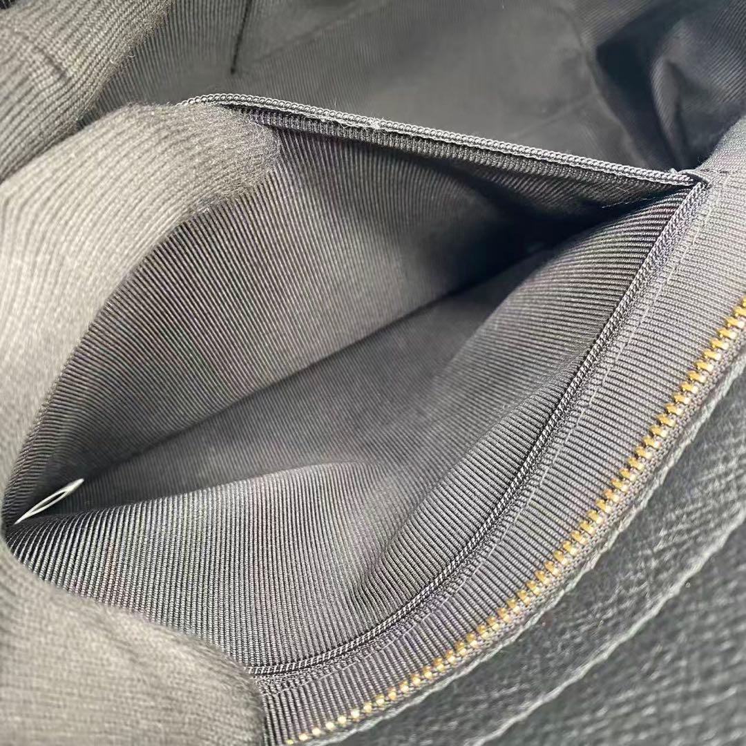 未使用級　フルラ　カレッジ　トートバッグ　A4収納　ブラック　ユニセックス