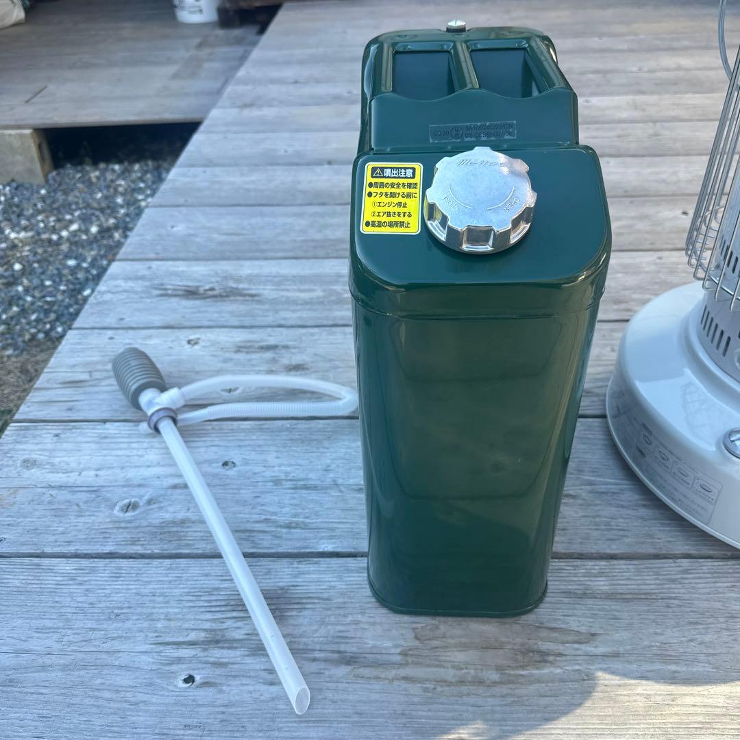 タカチャン　2022年製　トヨトミ 石油ストーブ KS67HW おまけ付き