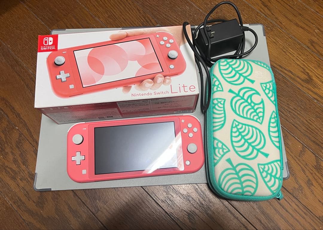 【値下げ】　Nintendo Switch Lite ピンク 充電器・ケース付き