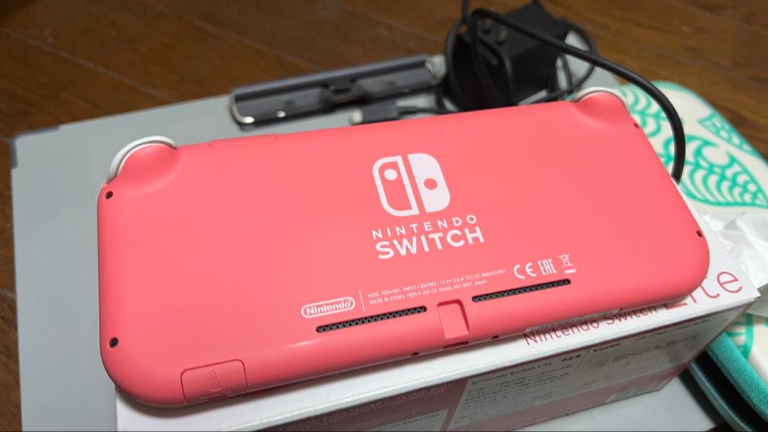 【値下げ】　Nintendo Switch Lite ピンク 充電器・ケース付き