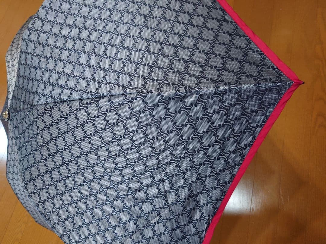 新品セリーヌ折りたたみ傘