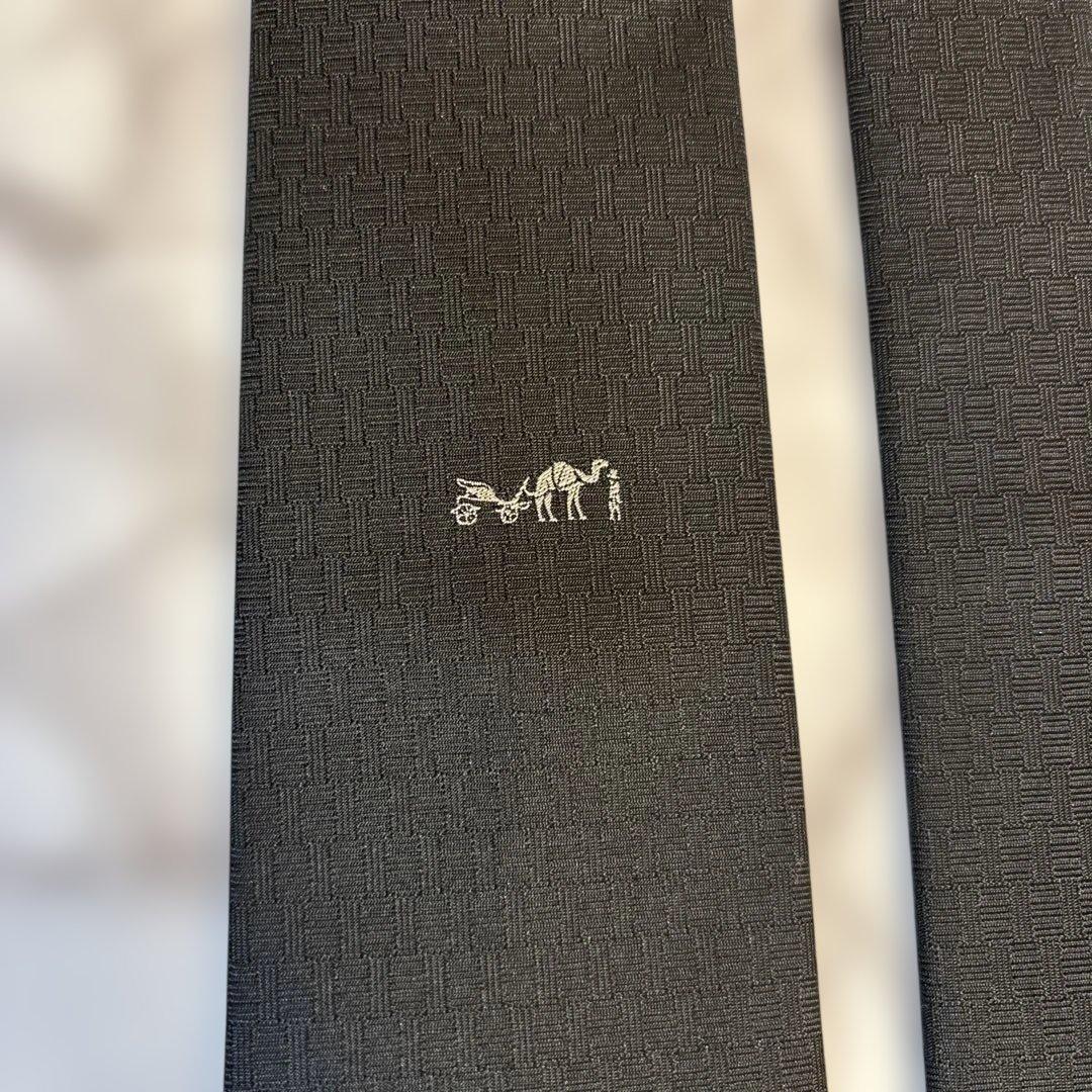 【極美品✨】HERMES ネクタイ　ファソネ　ブラック　黒　刺ワンポイント