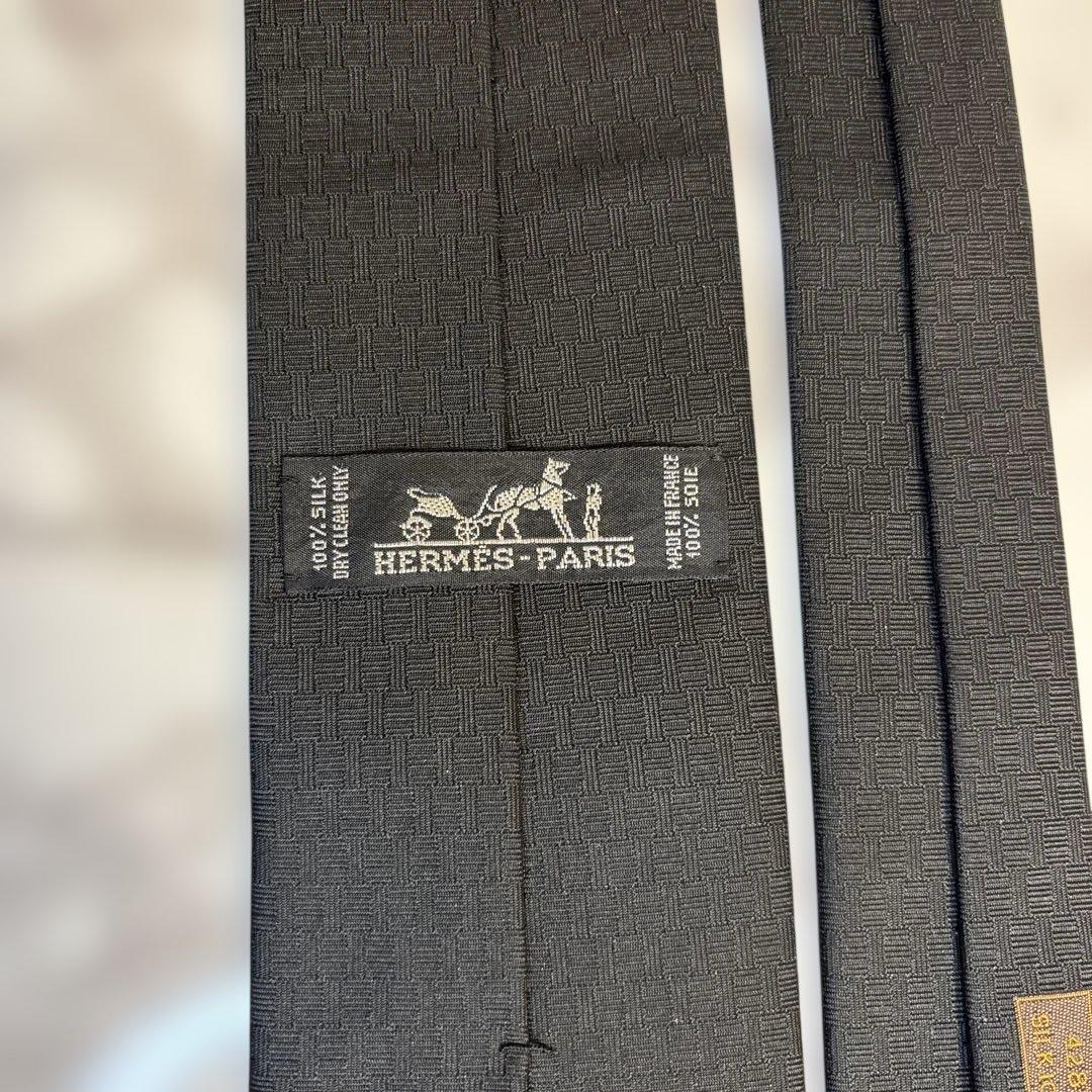 【極美品✨】HERMES ネクタイ　ファソネ　ブラック　黒　刺ワンポイント