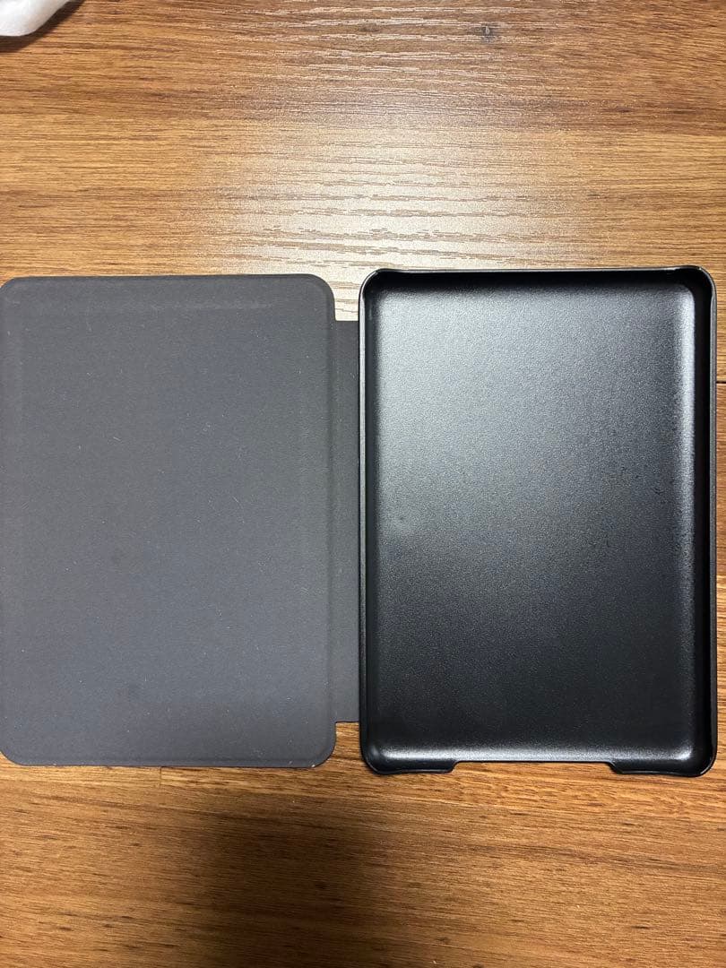 Kindle (16GB) 6インチディスプレイ 広告あり ケース付き