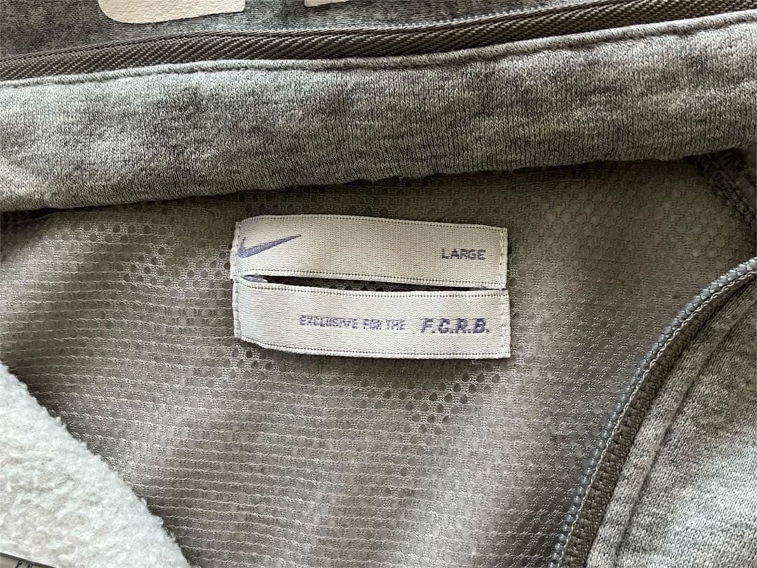 大人気FCRB×NIKE コラボ　グレー フルジップジャージ