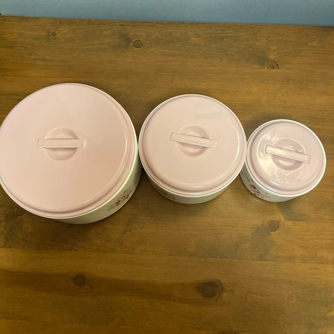 イマン　花柄ホーロー小物入れ3個セット