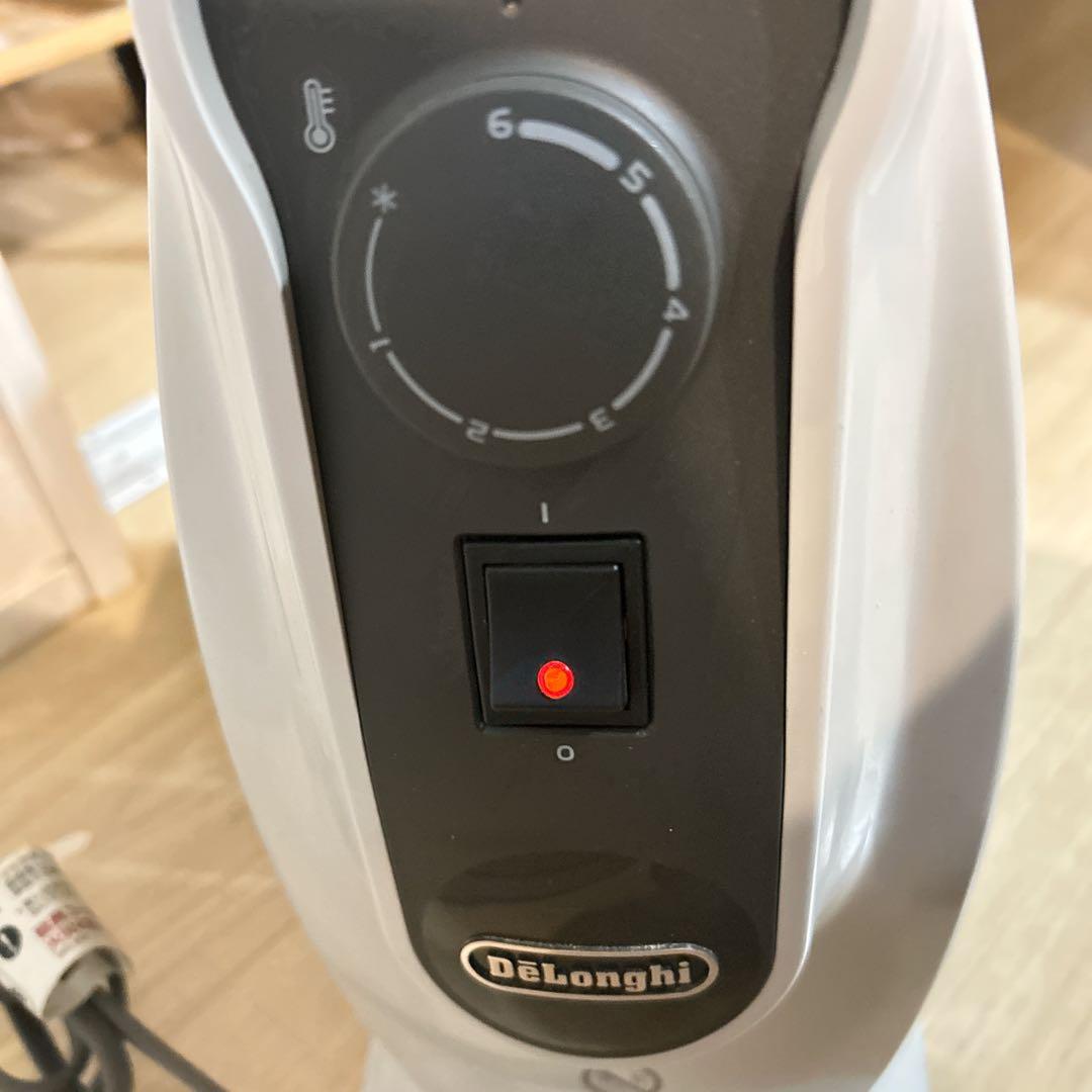 【美品】 デロンギ オイルヒーター RHJ01A0505-DW 500W 小型