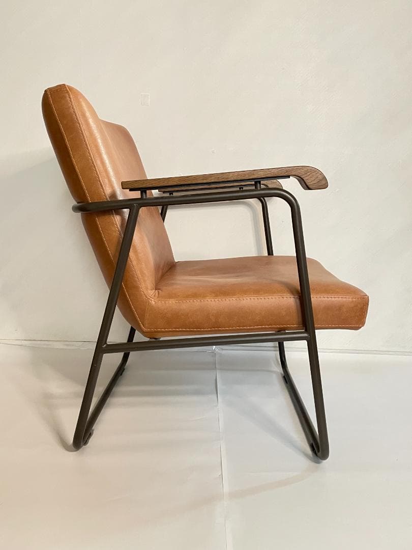 キャップ　1人掛けソファ　リサイクルレザー　木製