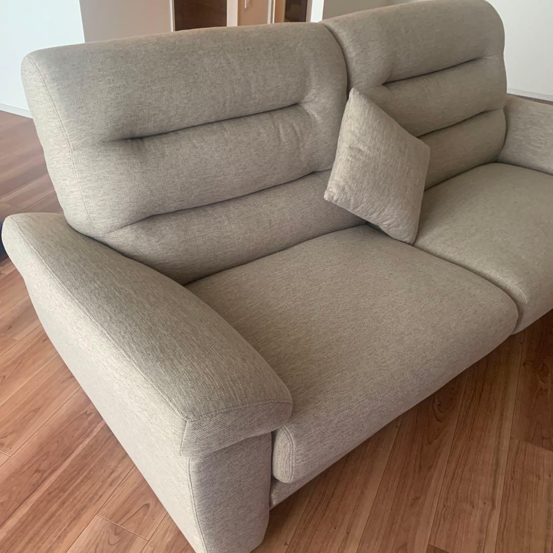 ✨ SALE 中・良品✨3人掛け布張りソファ+クッション付き