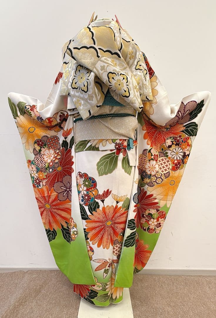 白地　上品な梅と菊の古典振袖フルセット