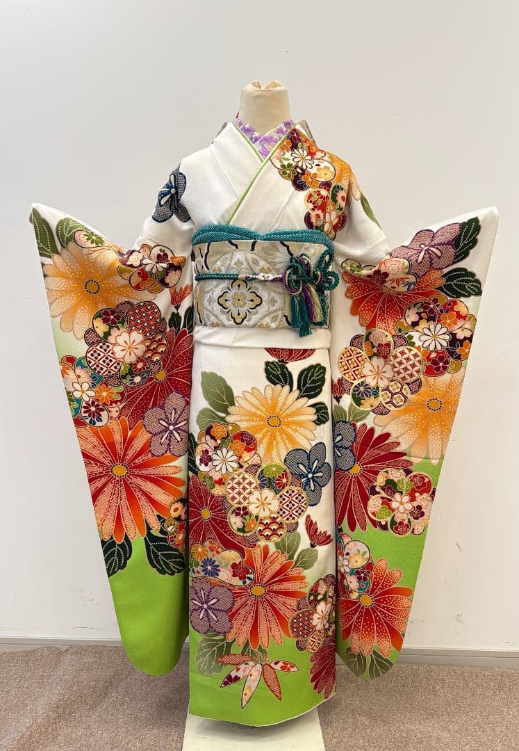 白地　上品な梅と菊の古典振袖フルセット