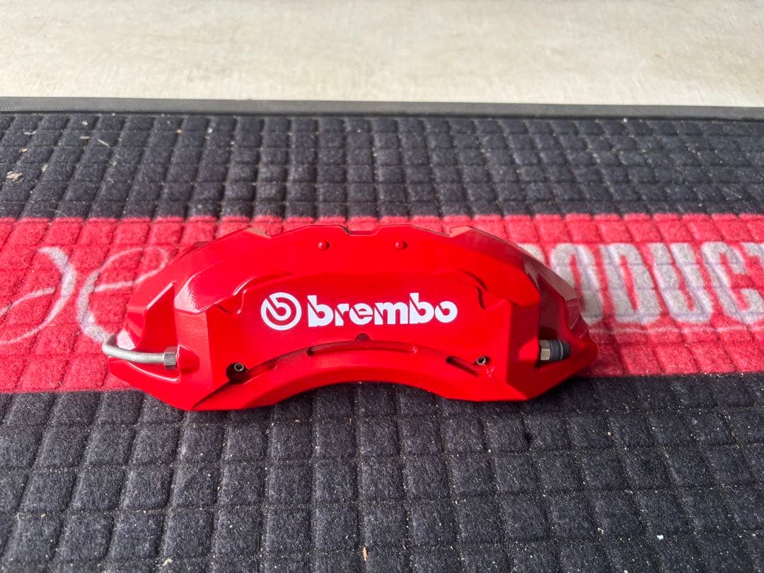 ヤリスクロス　キャリパーカバー