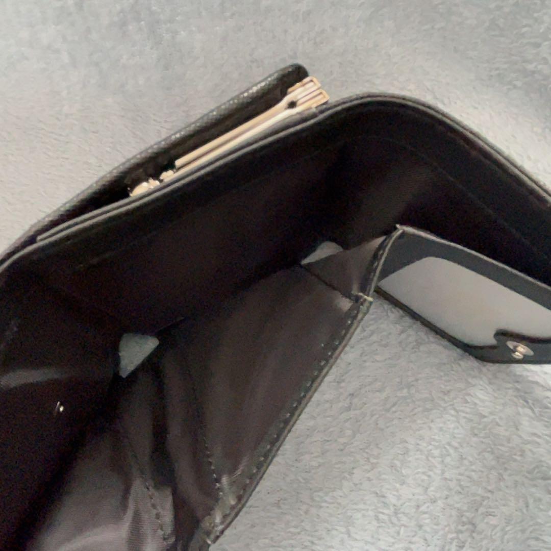 Vivienne Westwoodブラック 三つ折り財布 ロゴ付き