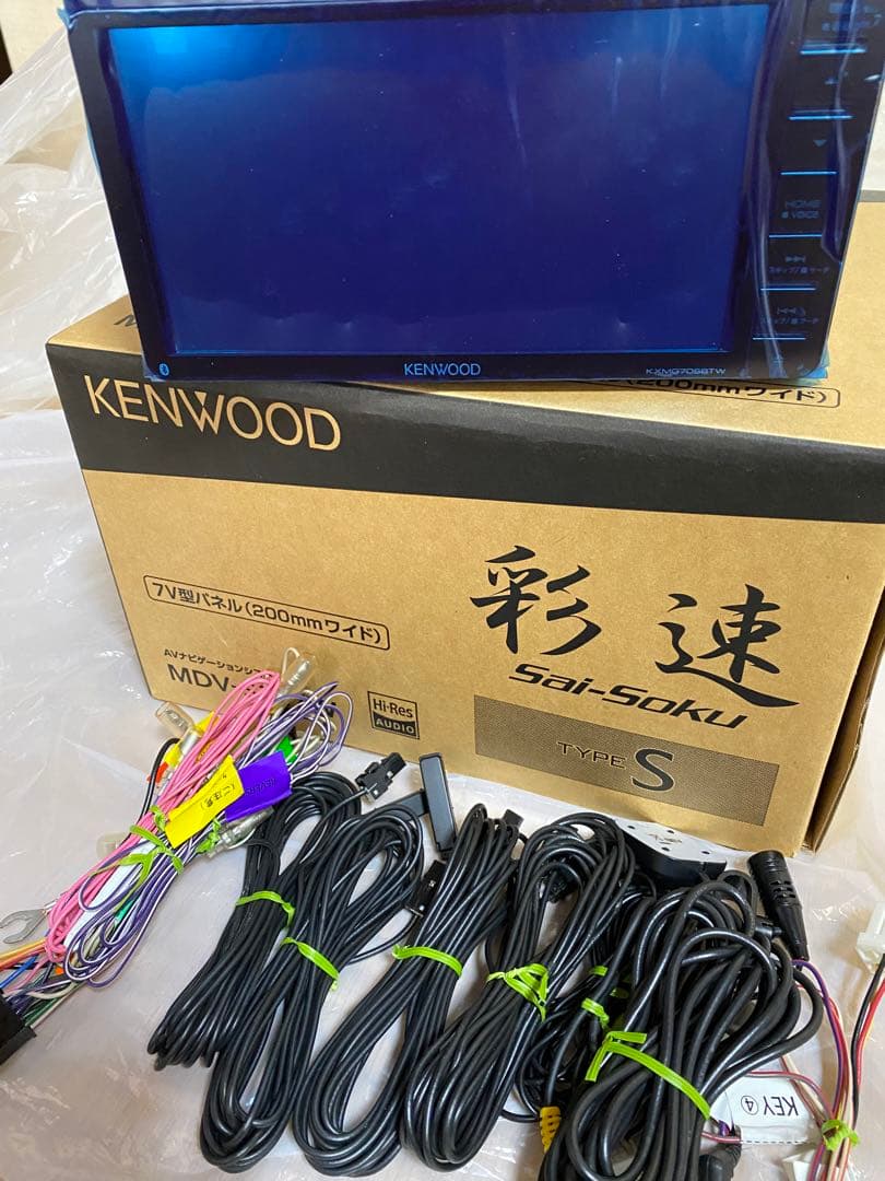 値下げしました‼️KENWOOD彩速ナビ7型ワイド【KXMG706BTW】
