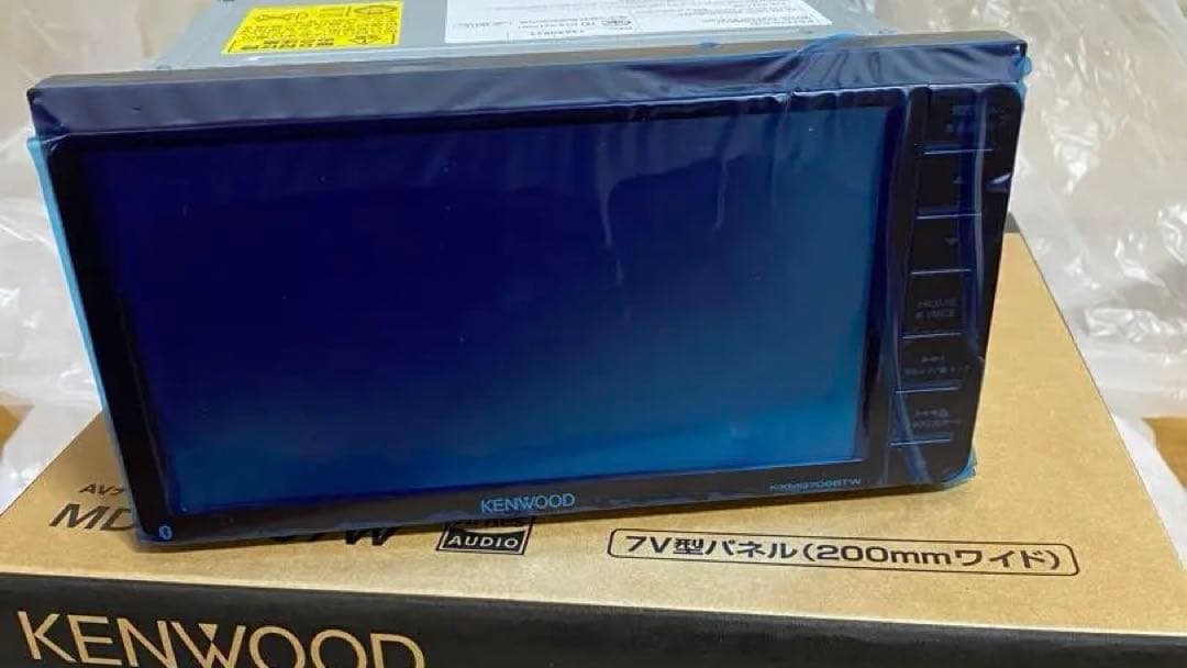 値下げしました‼️KENWOOD彩速ナビ7型ワイド【KXMG706BTW】