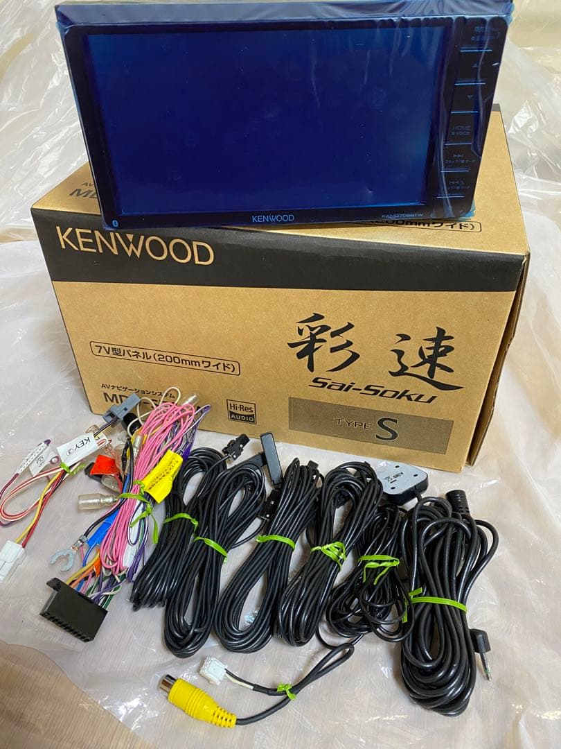 値下げしました‼️KENWOOD彩速ナビ7型ワイド【KXMG706BTW】
