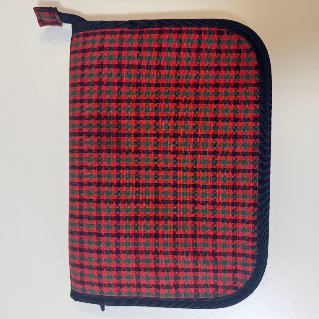 ファミリア母子手帳ケース 赤黒チェック クマ刺繍