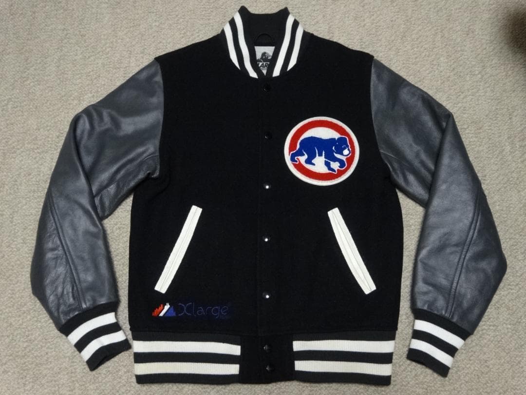 名作　エクストララージ　シカゴ・カブス　パロディー　スタジャン　黒　レザー　牛革