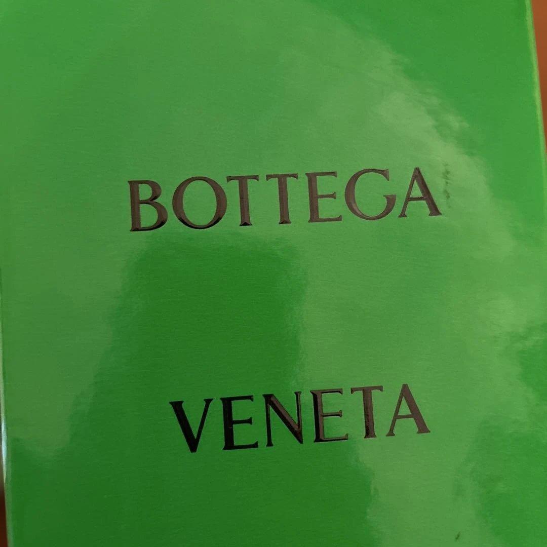 BOTTEGA VENETA 二つ折り財布 ホワイト
