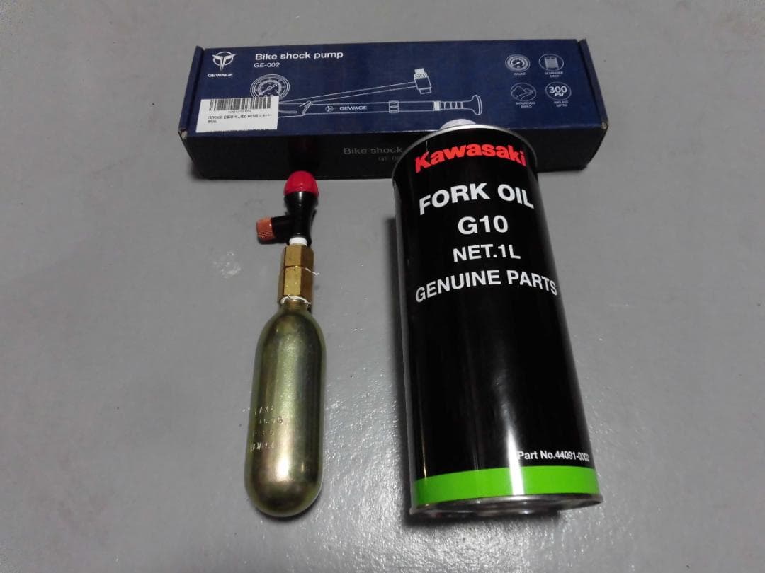 ヤマハＸＪＲ400　オーリンズリアサスペンション　バリオス2にも