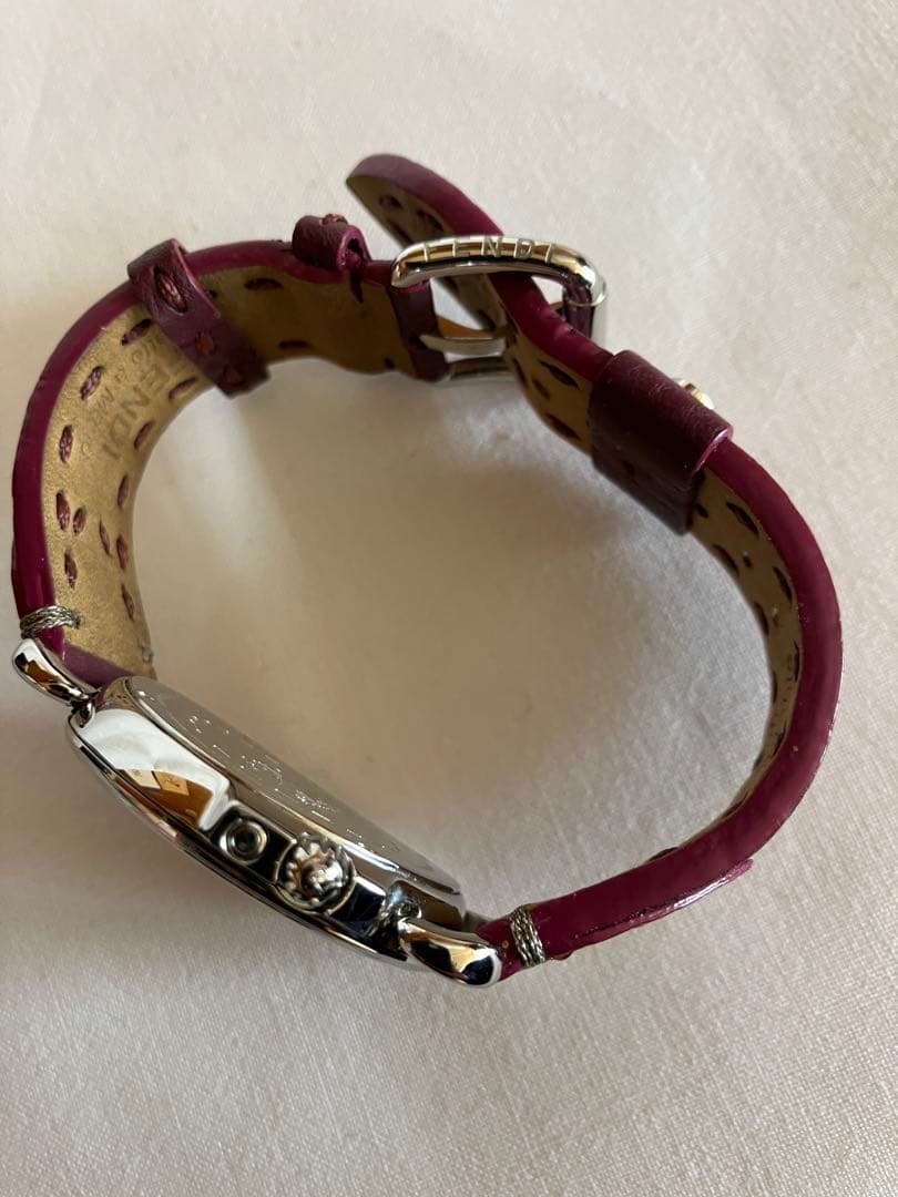 FENDI アナログ時計 パープルレザー