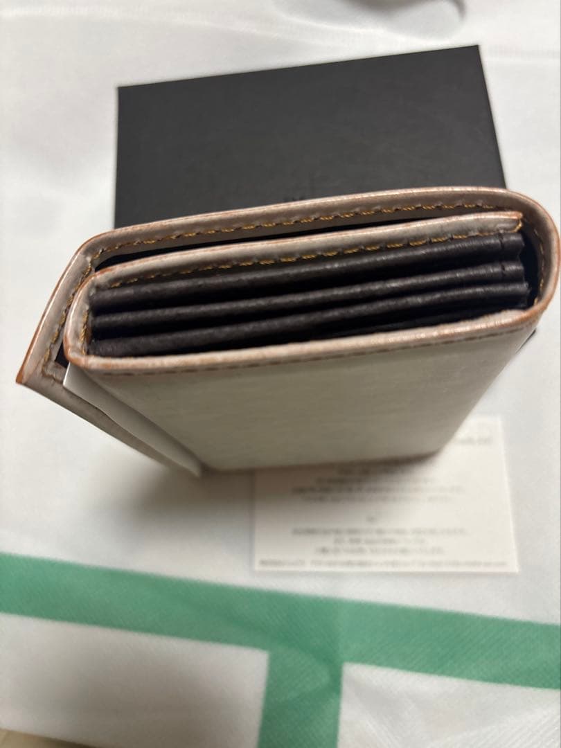 エムピウ　ミッレフォッリエ　ゴーストレザー　ナチューレ