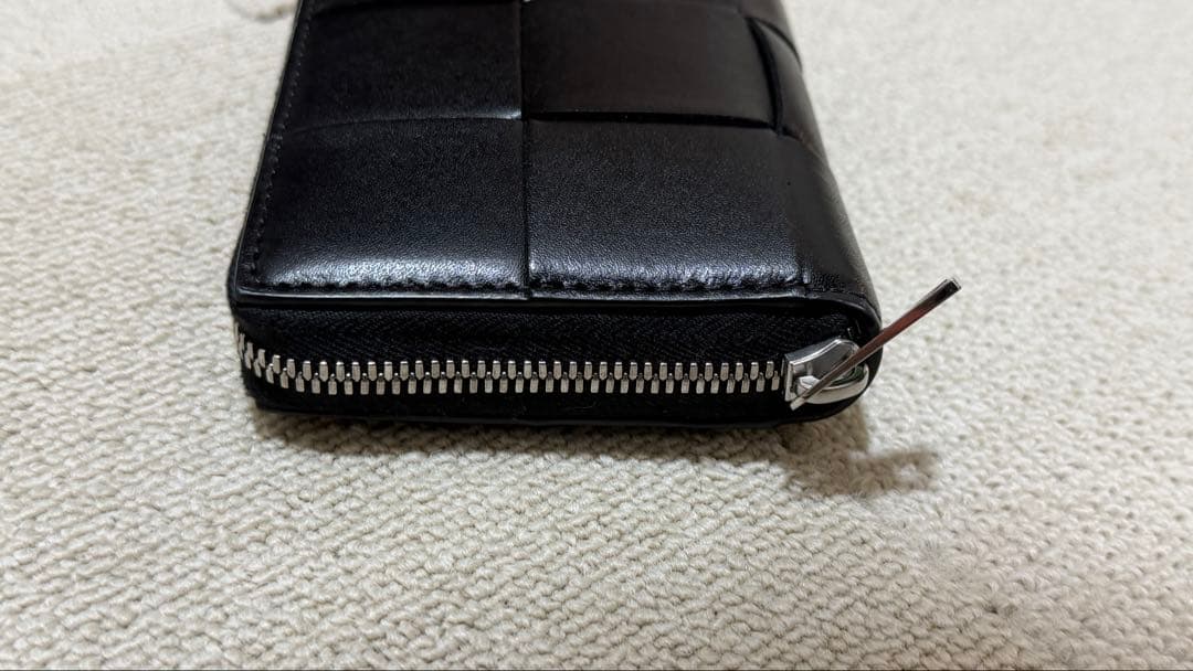 BOTTEGA VENETA ジップアラウンドウォレット 二つ折り財布　ブラック